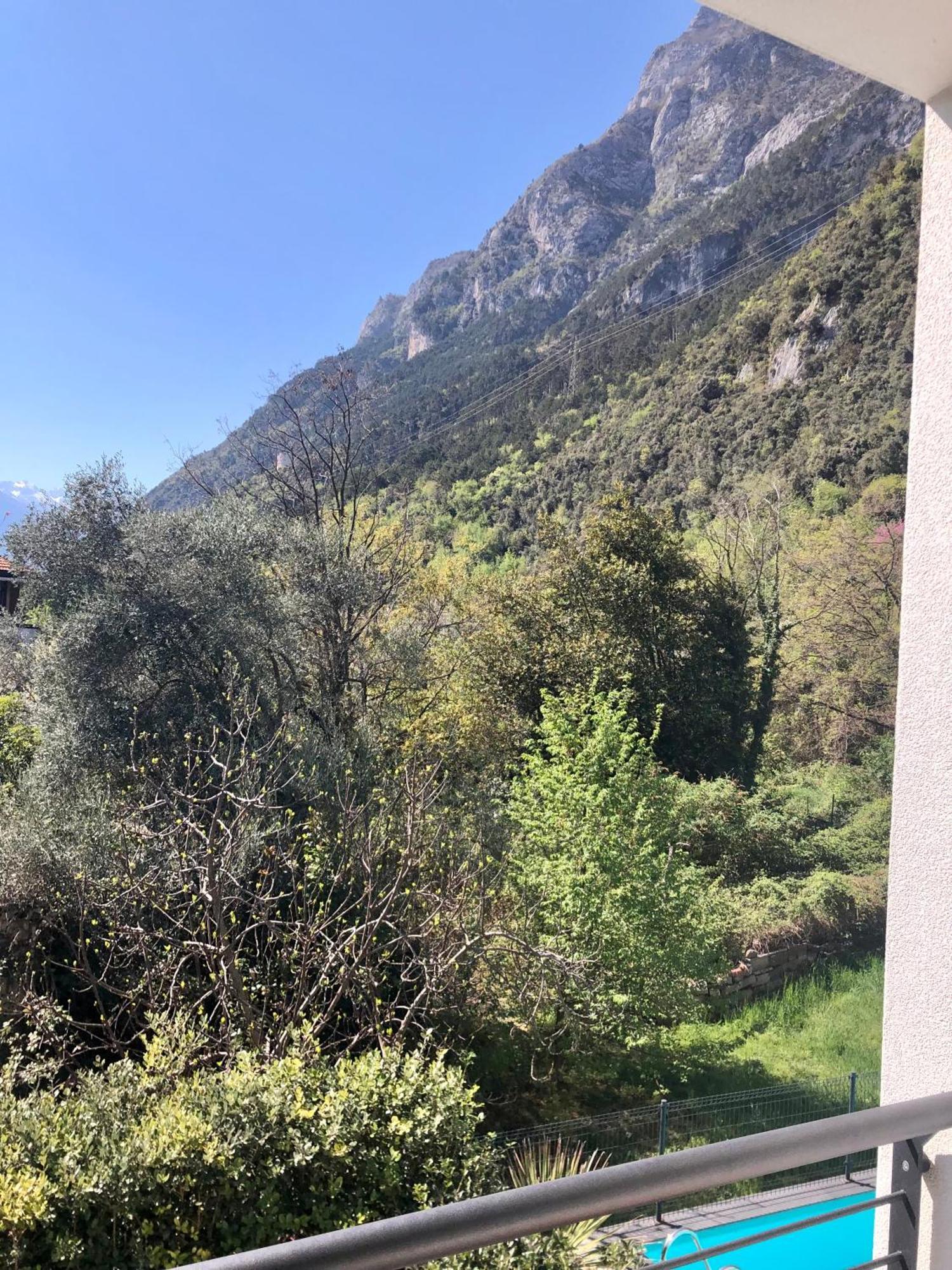 Emma‘s Riva-dream - Sonnige 2-zimmer-wohnung Mit Garage Und Balkon In Apartment Riva del Garda