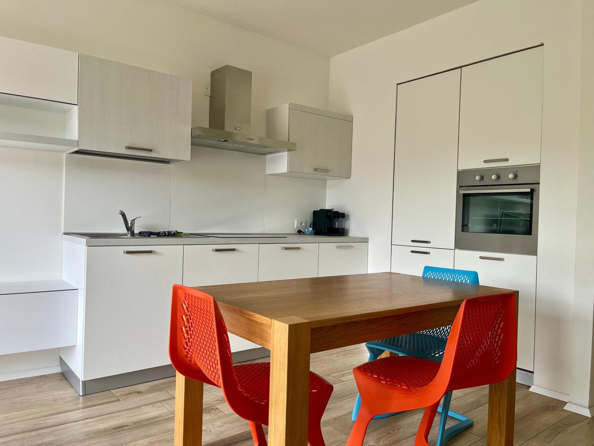 Emma‘s Riva-dream - Sonnige 2-zimmer-wohnung Mit Garage Und Balkon In Apartment *